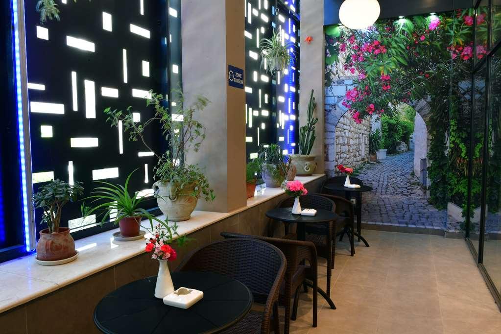 Tulip Inn Naya Algír Étterem fotó